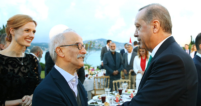 Erdoğan sanatçı ve sporculara iftar verdi