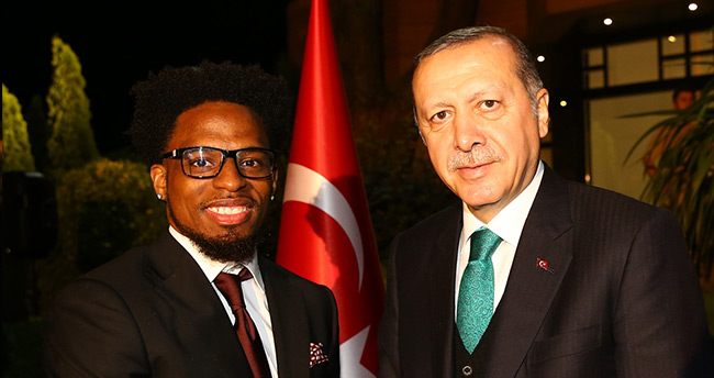 Erdoğan sanatçı ve sporculara iftar verdi