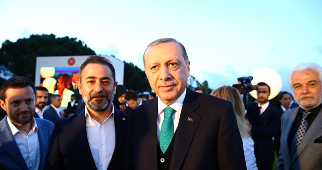 Erdoğan sanatçı ve sporculara iftar verdi