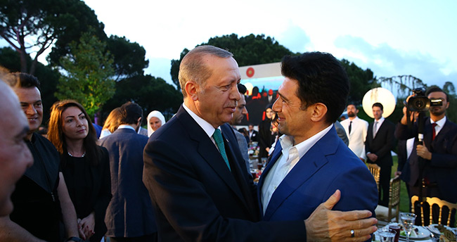 Erdoğan sanatçı ve sporculara iftar verdi