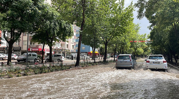 Konya çevrelerinde yerel kuvvetli gök gürültülü sağanak yağış bekleniyor